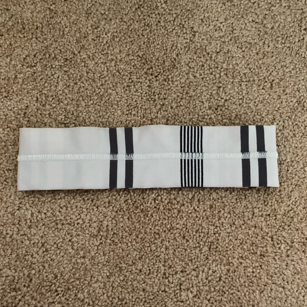 Lululemon Balck and white headband